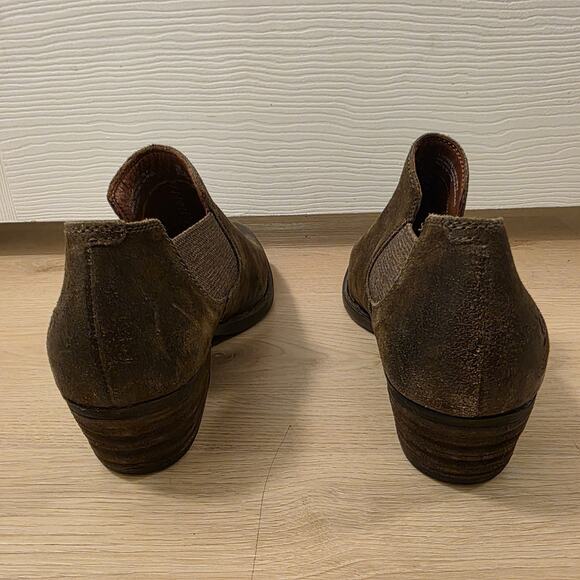 Born Brown Distressed Suede Chelsea Dallia Slip On Ankle Boots Size 10M - Picture 4 of 9